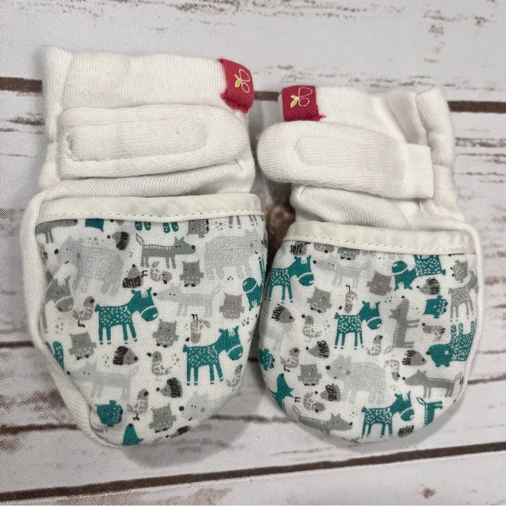 Baby Scratch Mittens Animal Print - White and Green‎